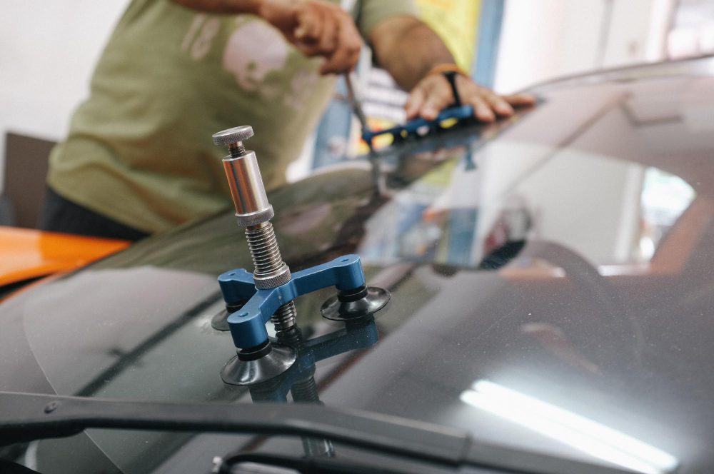 Auto Windshield Replacement<br />
