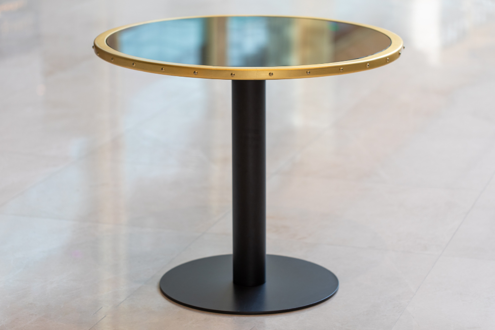 Glass for Mirrors and Tabletops<br />
